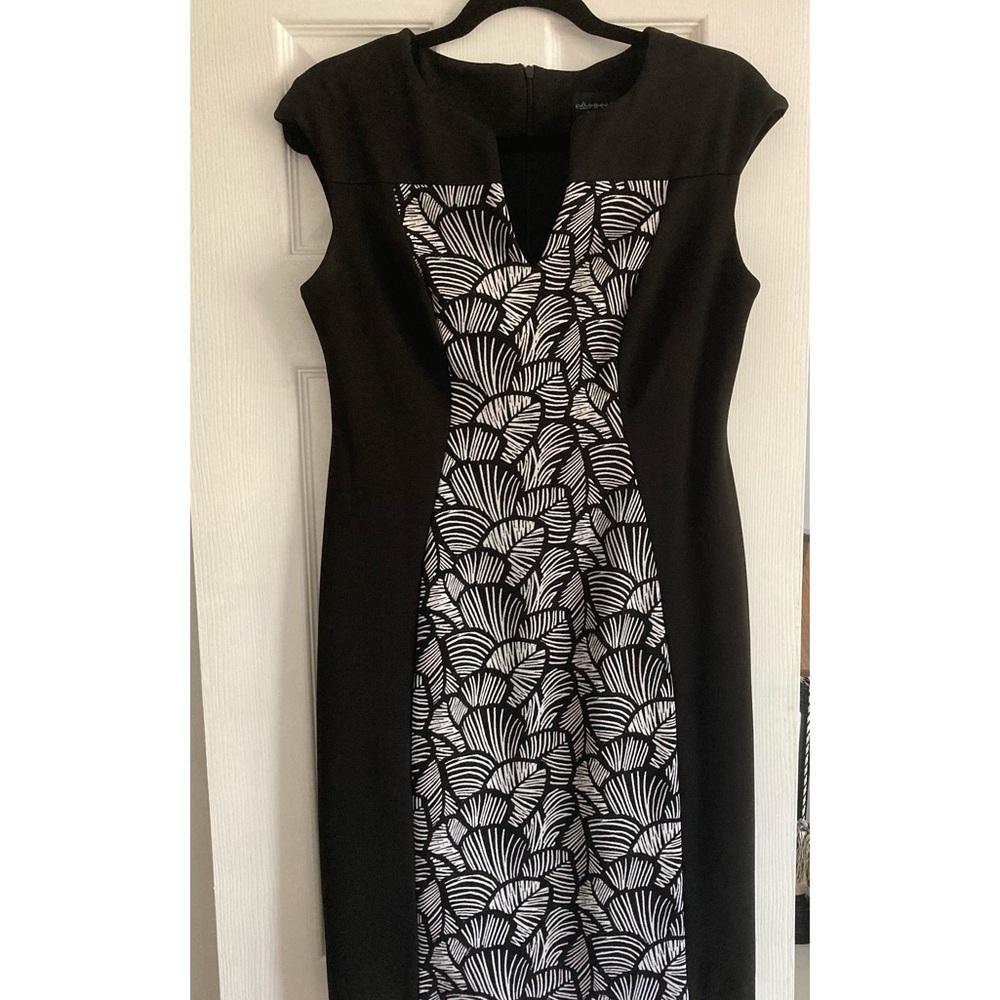 Slimming siluetee dress